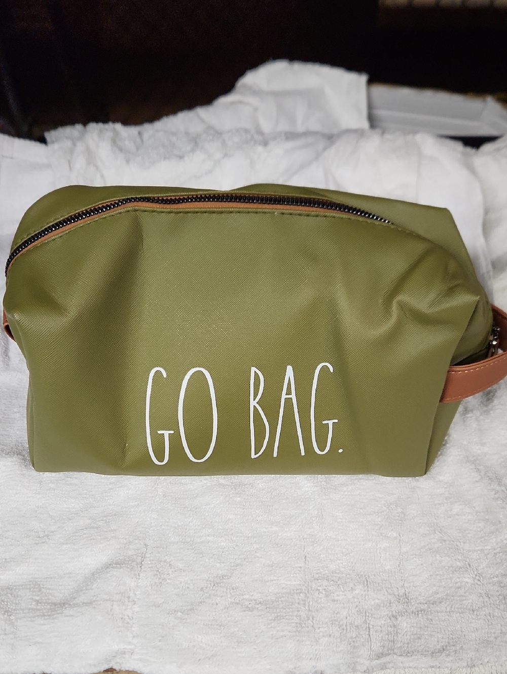 EUC Rae Dunn GO BAG Olive Men's Travel Bag 10 1/2" X 5 1/2"x 4 1/4"